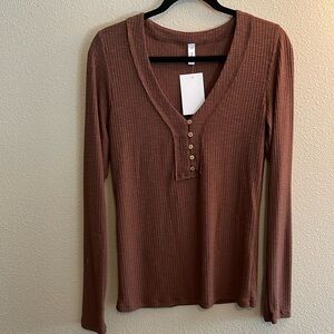 NWT Eloise top in mocha